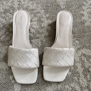 Marc Fisher white Casara slides. Size 8 1/2